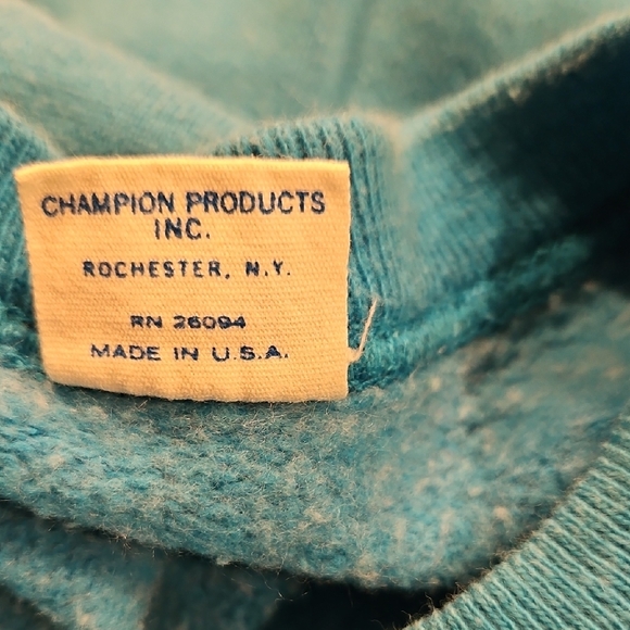 Champion Vintage Blue Kids Marquette University Sweatshirt - Picture 7 of 7